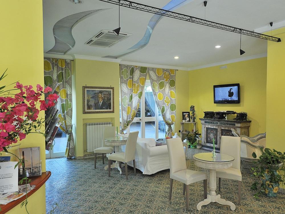 Hotel Miramare Maiori Bagian luar foto